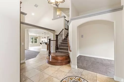 Entry Way - 15023 S Eagle Crest Dr E, Draper, UT 84020 photo 2 of 6