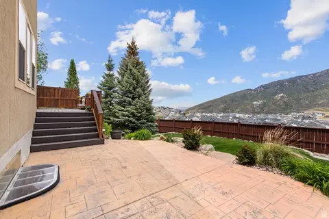 Exterior - 15023 S Eagle Crest Dr E, Draper, UT 84020 photo 7 of 17