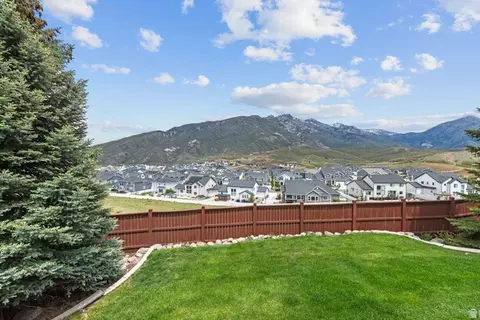 Exterior - 15023 S Eagle Crest Dr E, Draper, UT 84020 photo 14 of 17