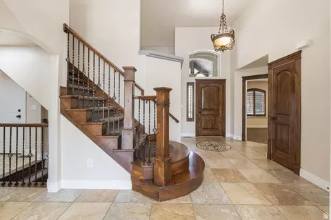 Entry Way - 15023 S Eagle Crest Dr E, Draper, UT 84020 photo 2 of 5