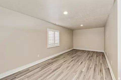 Living - 15023 S Eagle Crest Dr E, Draper, UT 84020 photo 10 of 11