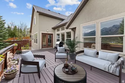 Exterior - 15023 S Eagle Crest Dr E, Draper, UT 84020 photo 6 of 17