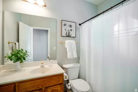 Bath - 1433 Forge Way, Draper, UT 84020 photo 3 of 3