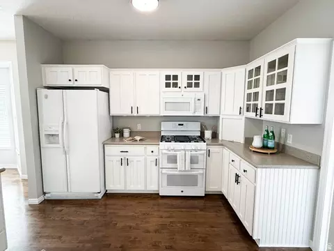 Kitchen - 1433 Forge Way, Draper, UT 84020 photo 3 of 5