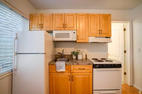 Kitchen - 1433 Forge Way, Draper, UT 84020 photo 5 of 5