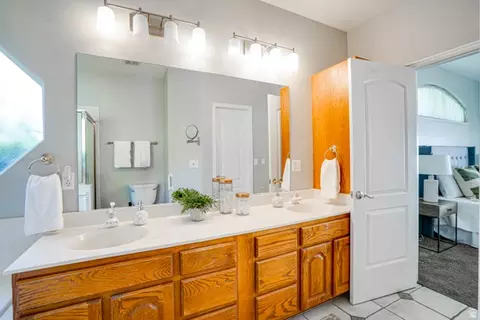 Bath - 1433 Forge Way, Draper, UT 84020 photo 2 of 3