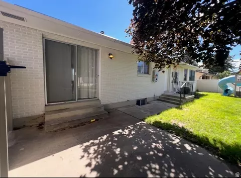 Exterior - 541 E Mingo View Ave S, Sandy, UT 84070 photo 3 of 4