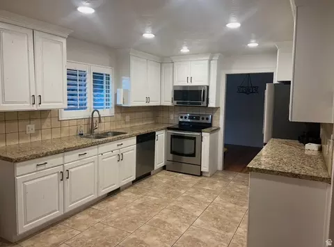 Kitchen - 541 E Mingo View Ave S, Sandy, UT 84070 photo 1 of 1