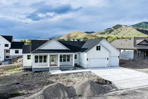 859 E 130 N, Hyde Park, UT 84318