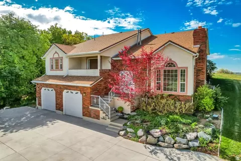 1671 Cherokee Cir, Ogden, UT 84403