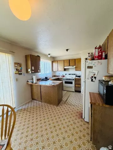 5883 S Blue Iron Way, Kearns, UT 84118