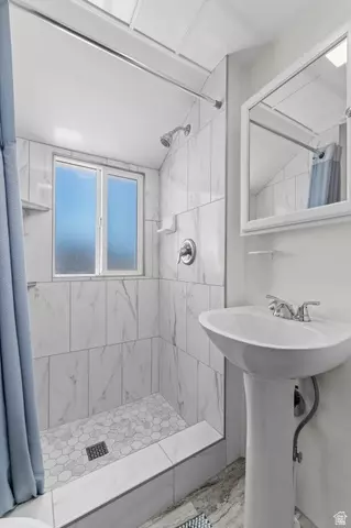 Bath - 257 N 200 E, Provo, UT 84606 photo 2 of 2