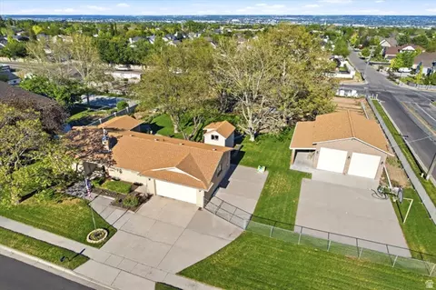 10185 S Chattel Cir W, South Jordan, UT 84095