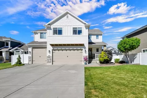 Exterior - 254 S 1675 E, Layton, UT 84040 photo 3 of 10