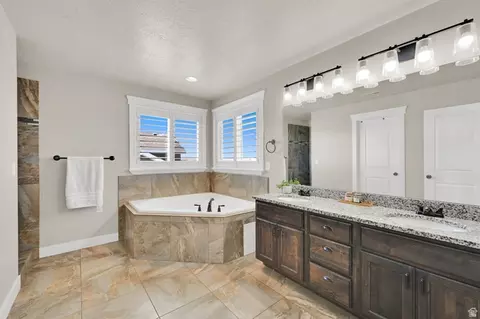 Bath - 254 S 1675 E, Layton, UT 84040 photo 3 of 5