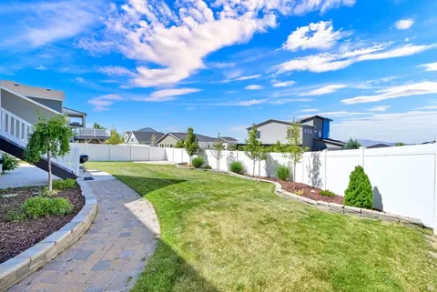 Exterior - 254 S 1675 E, Layton, UT 84040 photo 8 of 10
