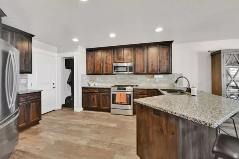 Kitchen - 254 S 1675 E, Layton, UT 84040 photo 2 of 4