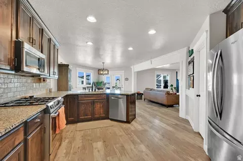 Kitchen - 254 S 1675 E, Layton, UT 84040 photo 3 of 4