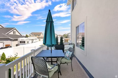 Exterior - 254 S 1675 E, Layton, UT 84040 photo 9 of 10