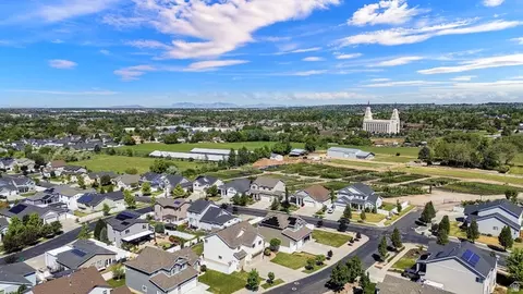 View/Area - 254 S 1675 E, Layton, UT 84040 photo 9 of 20