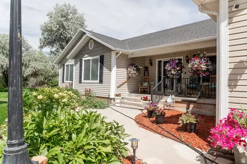 9581 E 8000 N, Lapoint, UT 84039