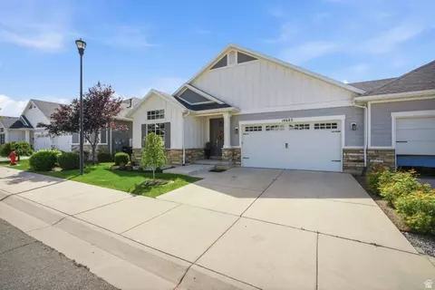 10682 S Bridlewood Ln E, Sandy, UT 84092