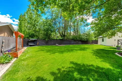 Exterior - 1956 E Brandon Park Pl S, Sandy, UT 84092 photo 14 of 26