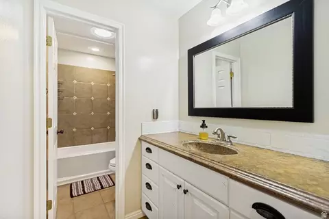 Bath - 1956 E Brandon Park Pl S, Sandy, UT 84092 photo 6 of 9