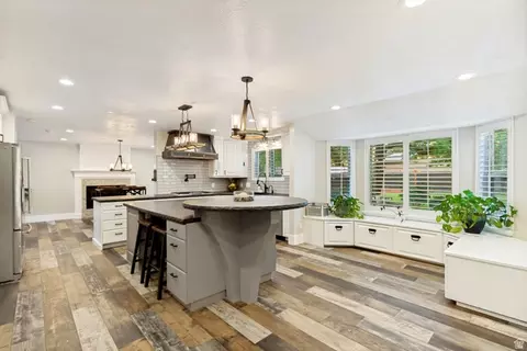 Kitchen - 1956 E Brandon Park Pl S, Sandy, UT 84092 photo 5 of 7
