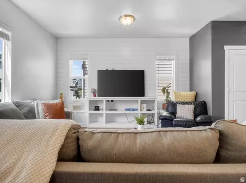 Living - 1505 S 630 W, Orem, UT 84058 photo 3 of 4