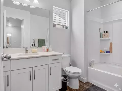 Bath - 1505 S 630 W, Orem, UT 84058 photo 3 of 6