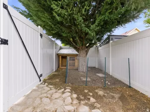 Exterior - 7901 N Weeping Ash Dr, Eagle Mountain, UT 84005 photo 2 of 3
