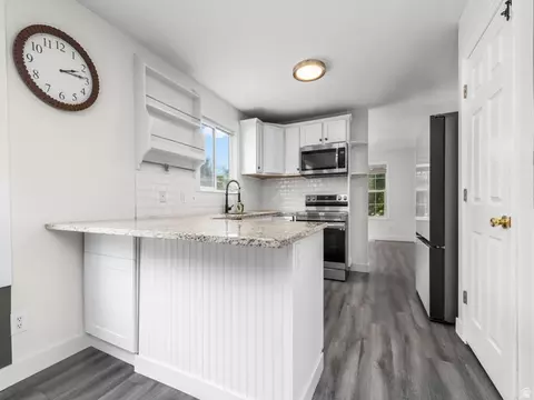 Kitchen - 7901 N Weeping Ash Dr, Eagle Mountain, UT 84005 photo 1 of 2