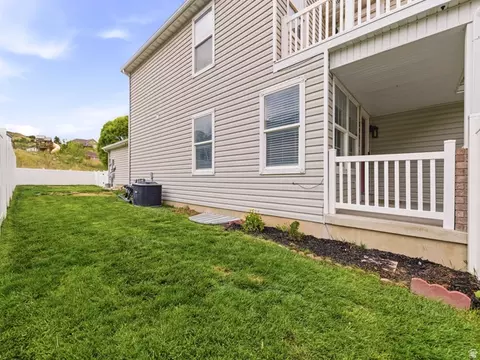Exterior - 7901 N Weeping Ash Dr, Eagle Mountain, UT 84005 photo 3 of 3