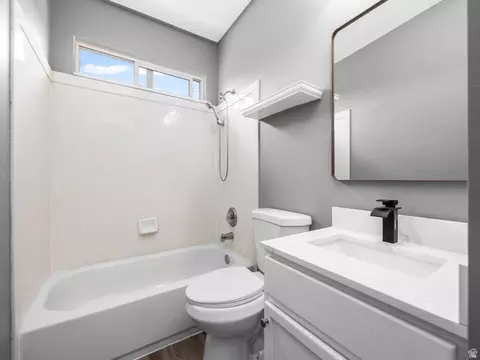Bath - 7901 N Weeping Ash Dr, Eagle Mountain, UT 84005 photo 4 of 4