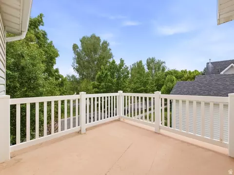 Exterior - 7901 N Weeping Ash Dr, Eagle Mountain, UT 84005 photo 1 of 3