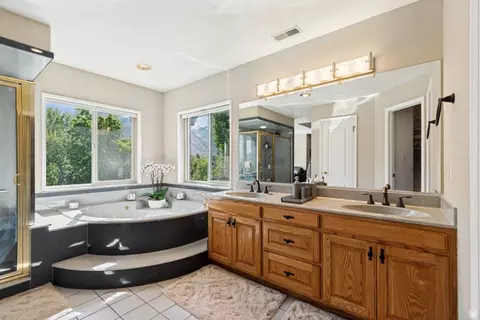 Bath - 761 S 1030 E, Orem, UT 84097 photo 2 of 6