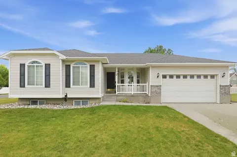 114 Spyglass Dr, Stansbury Park, UT 84074