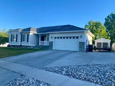 114 Spyglass Dr, Stansbury Park, UT 84074