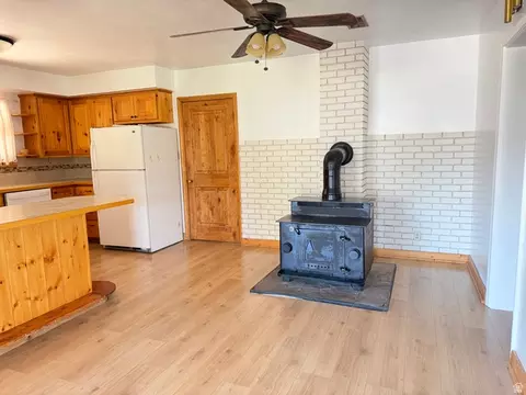 Kitchen - 195 E 200 S, Kanosh, UT 84637 photo 3 of 3