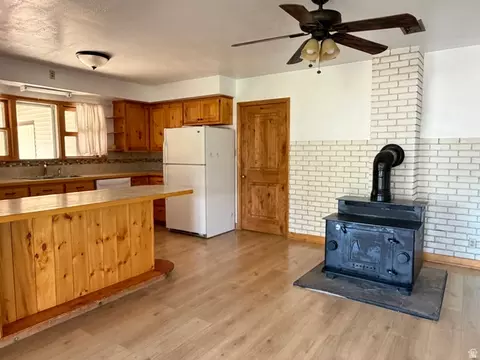 Kitchen - 195 E 200 S, Kanosh, UT 84637 photo 2 of 3