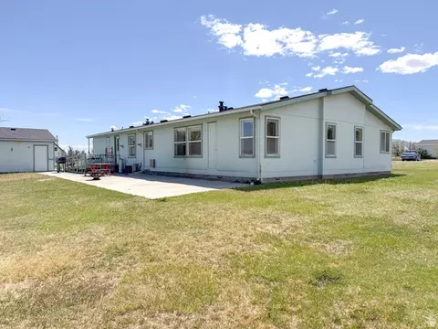 Exterior - 141 S 100 E, Emery, UT 84522 photo 2 of 3