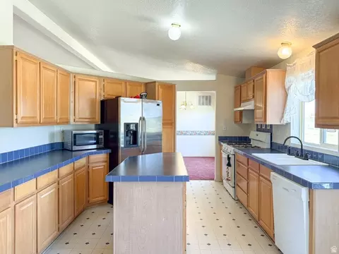 Kitchen - 141 S 100 E, Emery, UT 84522 photo 1 of 1
