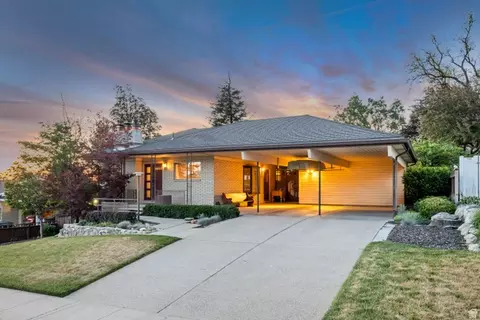 Exterior - 739 E 550 N, Bountiful, UT 84010 photo 6 of 21