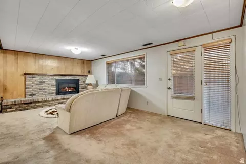 Living - 739 E 550 N, Bountiful, UT 84010 photo 2 of 3