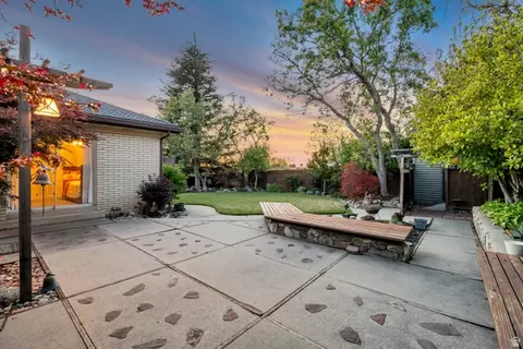 Exterior - 739 E 550 N, Bountiful, UT 84010 photo 3 of 21