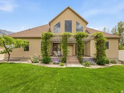 Exterior - 255 E 1300 N, Mapleton, UT 84664 photo 1 of 6