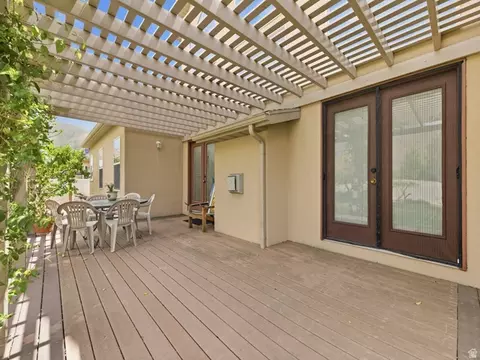 Exterior - 255 E 1300 N, Mapleton, UT 84664 photo 2 of 6