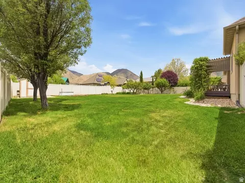 Exterior - 255 E 1300 N, Mapleton, UT 84664 photo 5 of 6