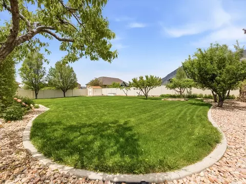 Exterior - 255 E 1300 N, Mapleton, UT 84664 photo 4 of 6
